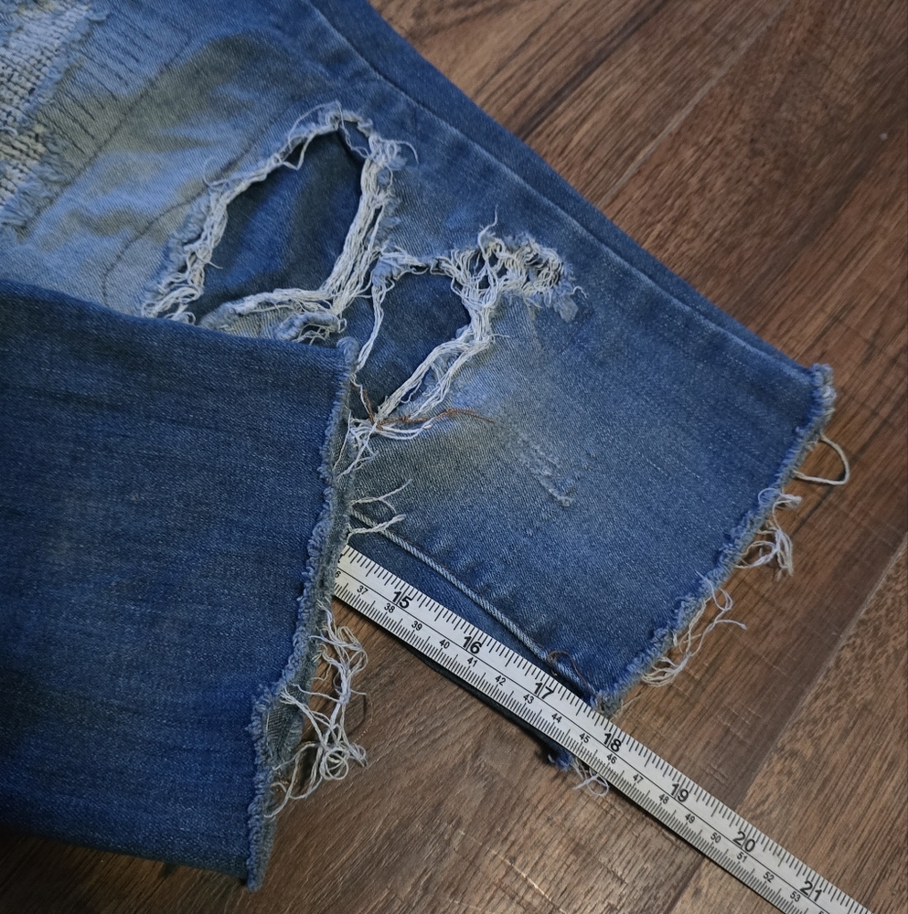 Rue21 Cutoff Capri Jeans - Picture 5 of 7